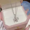 Exquisite colar de trevo de quatro folhas para menina, pingente de zircônia de trevo da sorte, joia de corrente para clavícula de luxo leve, nicho, moderna e de alta qualidade