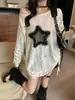 Camiseta Casual Tendência Rasgada Ombro a Ombro Manga Longa para Mulheres, Design de Estrela Outonal, Top de Comprimento Médio Soltinho com Cordão