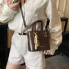Bolso de Mano para Mujer 2026 Nuevo de Moda Nicho de Gama Alta Lujo Ligero Versátil Bolso de Hombro Exquisito Bolso Cruzado Tipo Cubo