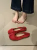 Zapatos planos retro de estilo coreano para mujer con punta dividida y corte bajo, nuevos para el otoño de 2026, slip-on tipo 'abuela' con suelas blandas y diseño de pezuña de cerdo