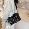 Bolso de mujer plisado de nicho, nuevo bolso de hombro de alta gama de otoño 2024, moderno bolso bandolera tipo cubo.