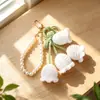 Llavero de cadena de perlas de ganchillo estilo Ins, accesorio para bolso, cadena de flores terminada, amuleto colgante femenino