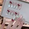2026 Novo Estilo de Comprimento Médio Arte de Unhas Unhas Usáveis em Vinho Tinto com Laço e Design Olho de Gato, Pontas de Unha Removíveis