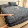 Novo Protetor de Colchão de Lã de Leite, Amigo da Pele, Espessado, Quente para o Inverno, Quarto de Dormitório Estudantil, Totalmente Envolvente, Lençol de Cama Antiderrapante Conjunto de Três Peças