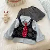Conjunto Estilo Academia para Meninas 2026 Outono Tricô Infantil Colete Camisa Top Saia Plissada Conjunto de Três Peças Tendência