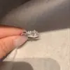 Anel Redondo Aberto de Zircônia Cúbica Estilo Coreano Personalidade Luxo Leve Toque de Alto Padrão Anel para Dedo Indicador Moda Exquisita Versátil Joia para Mão Venda por Atacado