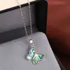 Collar Colgante de Mariposa Personalizado de Lujo Ligero Estilo Francés para Mujer, Cadena de Clavícula Exquisita de Gama Alta, Venta Directa del Fabricante, Exclusivamente para Suministro Transfronterizo