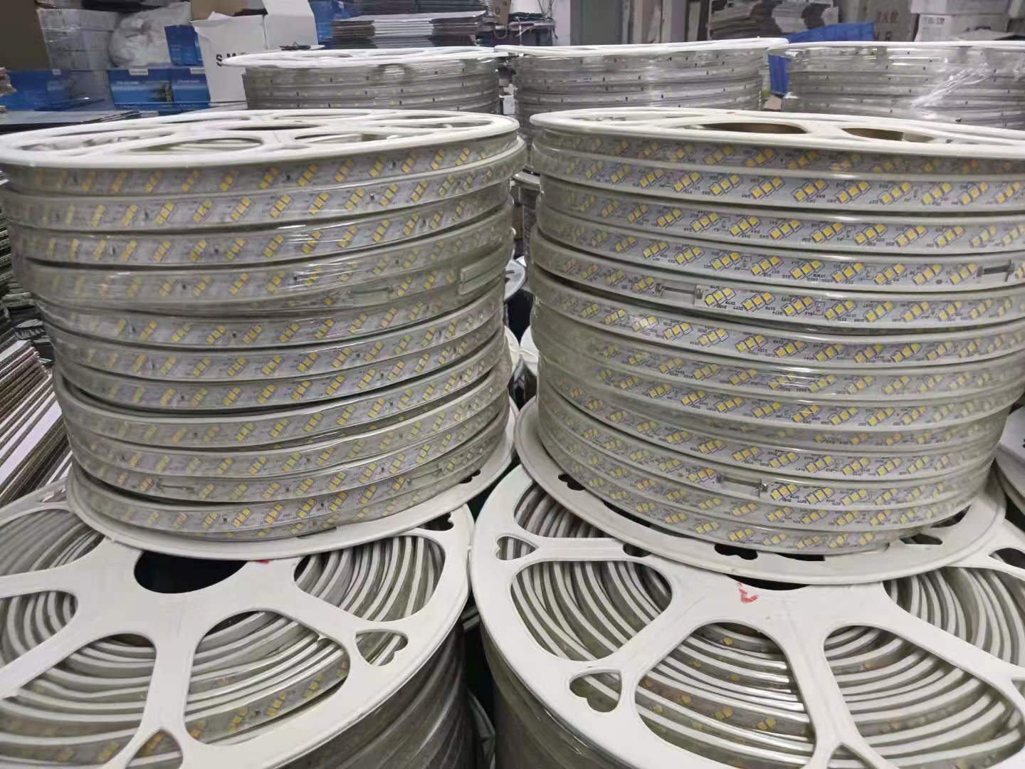 LED灯带2835双排家用客厅吊顶220v防水户外超高亮双排