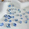 Pedras de strass para nail art K9 azul claro com base pontiaguda, peças quadradas grandes e com formato de coração em cores doces brilhantes e outros formatos especiais para decoração de unhas atacado