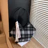 Bolsa de Ombro Transfronteiriça para Mulheres, Tendência Outono e Inverno 2025 Nova Moda Bolsa de Ombro Xadrez, Bolsa Tote de Grande Capacidade