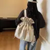 Mochila Ligera de Moda para Mujer Modelo Nuevo 2025 Gran Capacidad Bolsa de Viaje para Viajes Cortos Bolso Tote Versátil para Estudiantes Universitarios Bolso de Hombro Único