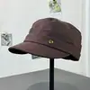 Sombrero de Algodón y Lino de Color Sólido con Copa Plana Estilo Ecuestre 2026 Nuevo Vintage para Mujer Primavera y Verano Versátil Elegante Sombrero que Hace que la Cara Parezca Más Pequeña, Estilo Británico