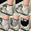 Calcetines de dibujos animados lindos para mujer, calcetines cortos de algodón puro para verano, calcetines de corte bajo de estilo universitario japonés de moda con encaje y etiquetas de tela
