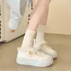 Zapatos Blancos de Encaje para Mujer Verano 2026 Nuevo Estilo Zapatos de Lona con Velcro para Estudiantes Mujeres Tenis de Suela Gruesa Zapatos Mary Jane para Mujer