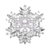 N591 corsage de lujo broche copo de nieve perla nuevo pin de cristal para suéter regalo de Navidad