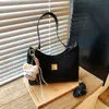 2026 Verão Novo Estilo Coreano Nicho Moda Trabalho Bolsa de Ombro Único Bolsa Transversal Feminina Simples Versátil Couro Macio Bolsa de Axila