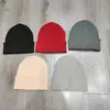 Gorros de Punto para Otoño e Invierno, Gorros de Hilo de Algodón, En Stock Rayados de Color Sólido Multicolores Calientes que Protegen los Oídos, Modernos, Casuales, Venta al por Mayor desde Fabricante