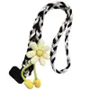 Cordão para Celular, Usável na Cruzada, Estilo Longo para Mulheres, Corda Trançada Floral Feita à Mão Estilo Ins, Durável e Resistente, Corda Anti-Perda para Uso Externo