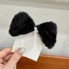 Horquilla de peluche triangular con flequillo para la frente, tamaño pequeño, con agarre, bonita horquilla peluda, tocado, pinza para el pelo de lana de cordero para mujer
