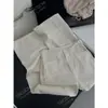 Recomendación PrincipalColección Nueva Primavera/Verano 26 de Yuran: Jeans de Algodón Orgánico Estructurados con Corte Dividido y Dobladillo Curvo hasta el Suelo