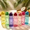 Copo de Plástico Pet Transparente Colorido com Alça para Beber Diretamente ao Ar Livre, Garrafa Espacial, Copo de Brinde Promocional, Copo de Suco para Bebidas Geladas Atacado