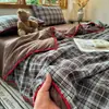 Colcha de Verão Estilo Retrô Xadrez Nuvem-like Gaze Enrugada Borda de Concha Roupa de Cama Colcha de Verão Conjunto de Quatro Peças Dormitório Estudantil Colcha de Ar Condicionado