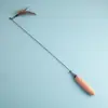 Caña de Juguete para Gatos con Mango de Madera, Juguete Interactivo de Entretenimiento Personal para Gatitos con Cascabel, Resistente a Mordeduras, Cabeza de Repuesto de Pluma Manchada para Gatos