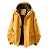 Nueva chaqueta a prueba de viento e impermeable estilo montaña para primavera y otoño, adecuada para actividades al aire libre, senderismo y viajes; una prenda de abrigo moderna y a la moda tanto para hombres como para mujeres