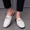 Daifa Probador Zapatillas de Media para Hombre Zapatillas Personalizadas para Exteriores Estilo Británico Baotou Hebilla en I Sandalias sin Talón Zapatos de Hombre
