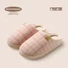 Chinelos de Algodão Coelho Malandro Antiderrapantes Simples Novos Femininos para Casa Interna Mulheres Grávidas e Idosos Lã Outono e Inverno Chinelos Masculinos para Casa