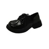 Sapatos femininos de couro pretos de cadarço baixo estilo britânico, novos mocassins estilo universitário verão-outono 2026 para combinar com saias