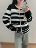 Jaqueta Suéter de Veludo de Visão Pequeno Fragrante com Listras Horizontais Super Bonita para Mulheres Outono e Inverno 2025 Novo Cardigan de Tricô Solto Top
