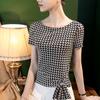 2022 verão novo xadrez de seda brilhante Off-neck top feminino manga curta alça fina houndstooth estilo ocidental T-shirt