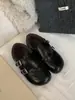 Mocasines Retro de Terciopelo Tallado Estilo Británico para Mujer 2025 Nuevos de Otoño e Invierno Versátiles Planos Casuales Zapatos Pequeños de Cuero para Mujer