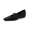 Sapatilha Elegante de Moda com Bolinhas de 1cm Estilo Lady 2026 Nova Coleção Primavera e Outono Bico Quadrado Plano Rasteirinha Slip-On Sapatos de Couro