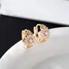 Brincos de Zircônia em Forma de Floco de Neve com Design Vazado Novo Estilo Francês Exquisitos de Alta Qualidade Acessíveis Brincos de Luxo Novos Brincos Elegantes