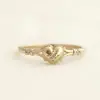 Anillo de Mujer con Forma de Corazón Chapado en Oro Transfronterizo Europeo y Americano Accesorios Populares para Llevar Joyería de Corazón Anillo Retro de Nicho