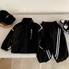 Conjunto de Ropa para Niños Primavera 2026 Nuevo Elegante y a la Moda Chaqueta y Pantalones de Primavera y Otoño para Niños Conjunto de Dos Piezas Moderno para Niños Pequeños y Niños
