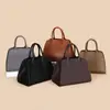 Bolso Boston de gran capacidad con estampado de lichi transfronterizo, bolso de hombro retro, bolso cruzado, bolso tote para commuters de negocios, bolso de mano