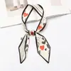 Bufanda Larga Fina Estrecha Casual Nueva Chic Coreana de Lunares Puntiaguda Retro Artística Corbata Asa de Bolso Bufanda para Mujer