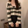 Top Corto Suelto de Chica Caliente Diseño a Rayas Cintura Alta Cuello en V Tejido de Punto Manga Larga Camiseta para Mujer Nicho Ombligo Expuesto Primavera y Otoño