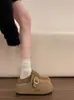 Nova coleção de outono de 2026: Sandálias oversized estilosas e fofas no estilo Birkenstock com solas plataforma escondidas, design de bico fechado e estilo meia-chinelo, adequadas para uso ao ar livre