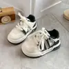Otoño 2026 Nuevos Zapatos para Niños Niños Casuales Deportivos Zapatos de Skate Niñas Estilo Coreano Niños Medianos y Mayores Zapatos Individuales Estudiante Zapatos Blancos
