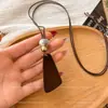 Colar Longo com Pingente Marrom Vintage para Mulheres 2026 Nova Corrente de Suéter de Verão Acessório de Decoração para Roupas