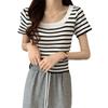 Design de Verão Francês Grande Decote U Listrado Preto e Branco Ombro Direito Gola Quadrada Manga Curta Camiseta Estudante Feminina Curta Clavícula Top