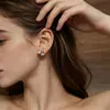 Pendientes Exquisitos de Perla y Circonita Cuadrada Estilo Nuevo Venta Caliente Principios de Primavera Lujo Ligero Temperamento Pendientes de Botón de Gama Alta