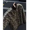 Chaqueta retro estilo americano con cuello alto y estampado de leopardo, unisex, sudadera casual de otoño con cremallera, chaqueta deportiva corta a rayas