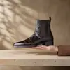 Botines Chelsea de mujer estilo británico hechos de piel de oveja de plena flor, con forro de felpa para el invierno, caracterizados por una punta fina, diseño versátil para el día a día y tacón bajo, en color marrón