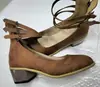 Estilo Europeu e Americano 19 anos de comércio exterior moda salto grosso salto alto três botões 40-43 sapatos de salto JGB2021N0004002
