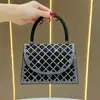 Bolso nuevo, elegante y deslumbrante para mujer, un bolso de noche chic con adornos de pedrería, un bolso tote versátil y un bolso de hombro único